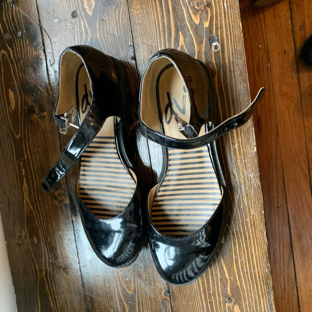 dv8 black flats